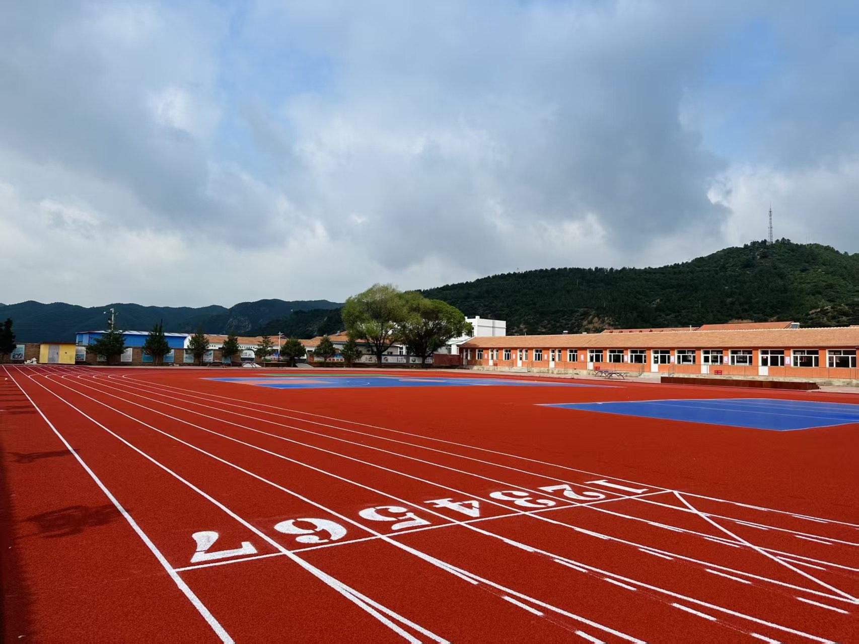 银川市自结纹塑胶跑道EPDM颗粒 - 排名
